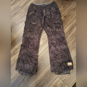 CAPP3L Wallingford snowboarding pants size Large breathable waterproof pockets